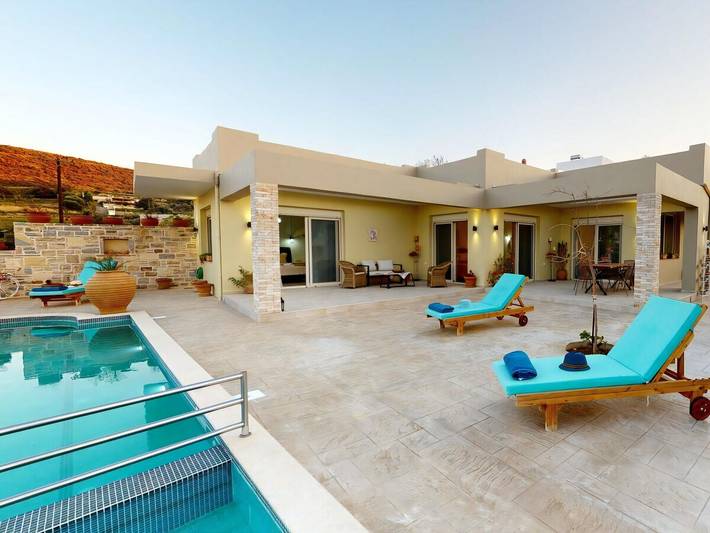 Villa für 6 Personen, mit Pool und Garten - 1