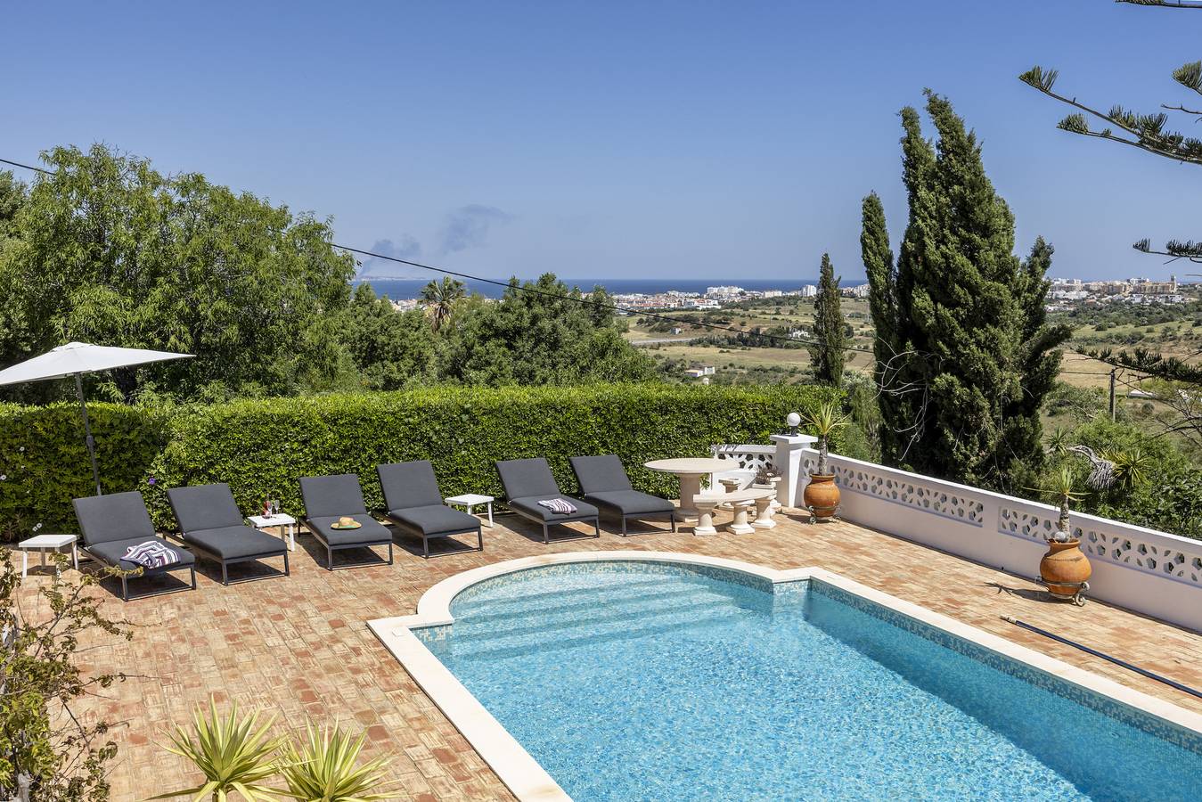 Villa pour 8 personnes avec terrasse in São Sebastião, Lagos