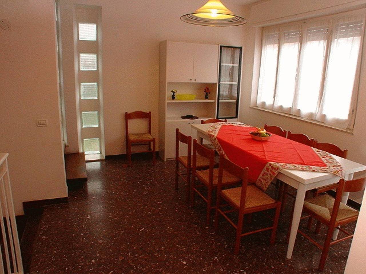 Schöne und gemütliche Villa mit Terrasse und Garten in Lignano Pineta, Lignano Sabbiadoro