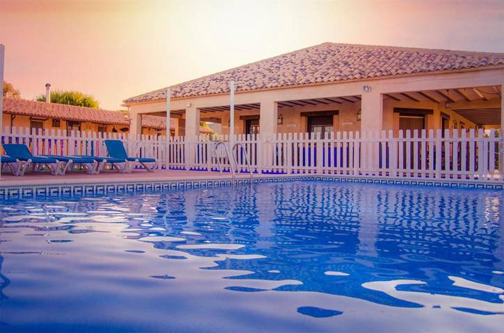 Casa rural para 38 personas, con Balcón y Jacuzzi además de Terraza y Jardín en Campo de Montiel - 4