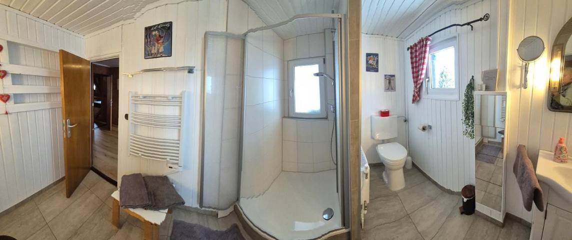 Ferienhaus für 4 Personen, mit Terrasse und Garten sowie Pool und Ausblick in Herscheid - 2