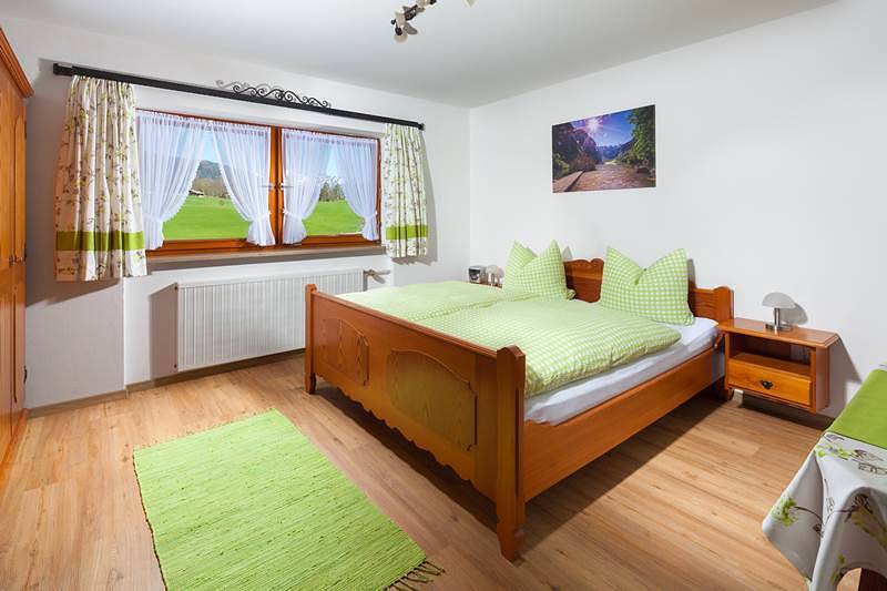 Ganze Ferienwohnung, Gästehaus Untersulzberglehen - Ferienwohnung Jenner, 2 Personen, Balkon, ruhige Lage, 45 qm in Schönau am Königssee, Berchtesgadener Alpen