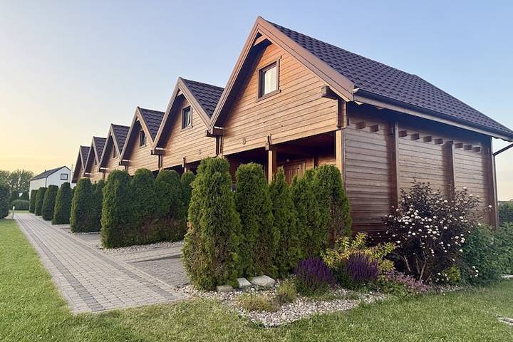 Ferienhaus für 6 Personen, mit Terrasse und Pool, kinderfreundlich in Mielno