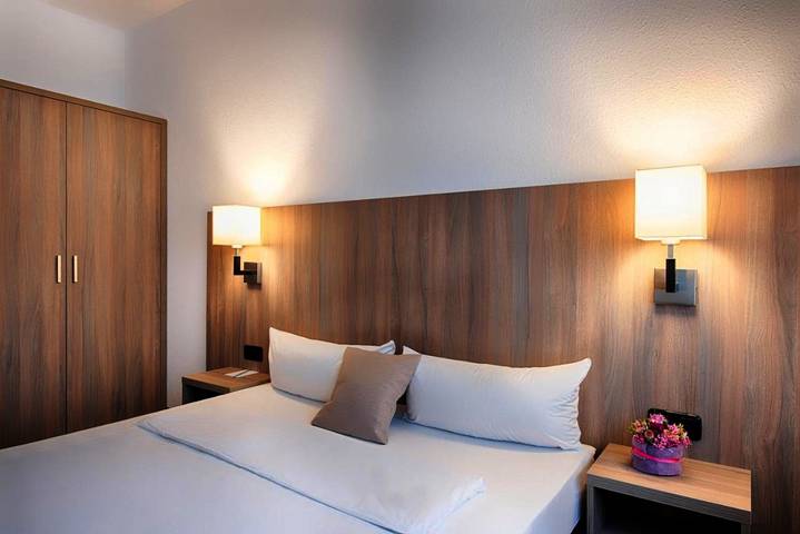Hotel für 10 Personen, mit Terrasse und Garten sowie Sauna in Bochum - 2