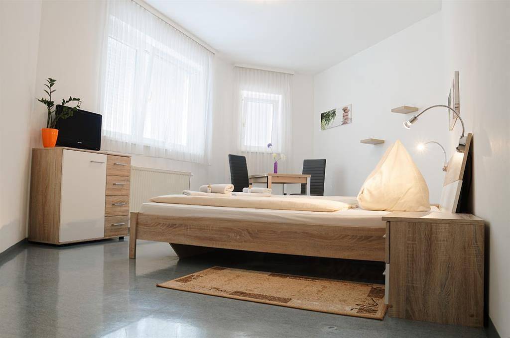 Ganze Ferienwohnung, Einzelzimmer mit Dusche, Wc in Klagenfurt am Wörthersee, Klagenfurt-Villach