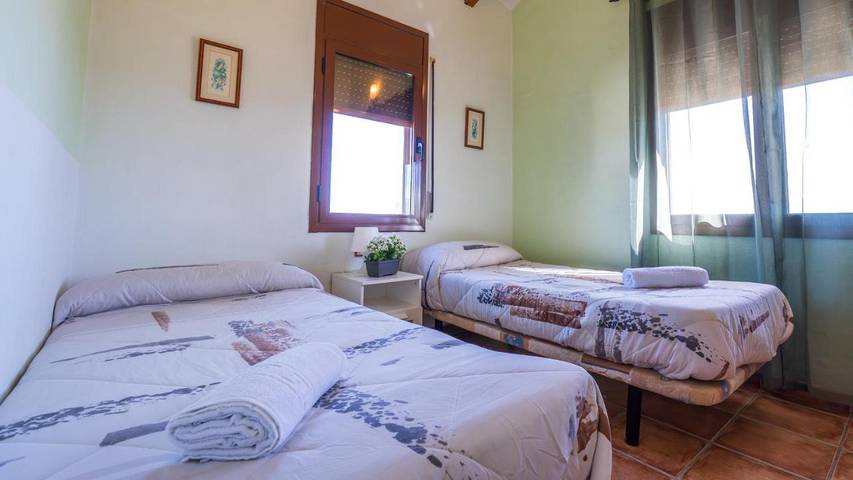 Albergue para 8 personas, con Terraza y Jardín además de Piscina para niños y Piscina en Delta del Ebro - 4