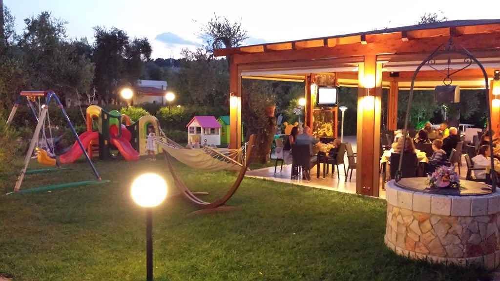 Bungaló con gran jardín privado y parrilla  in Vieste, Gargano