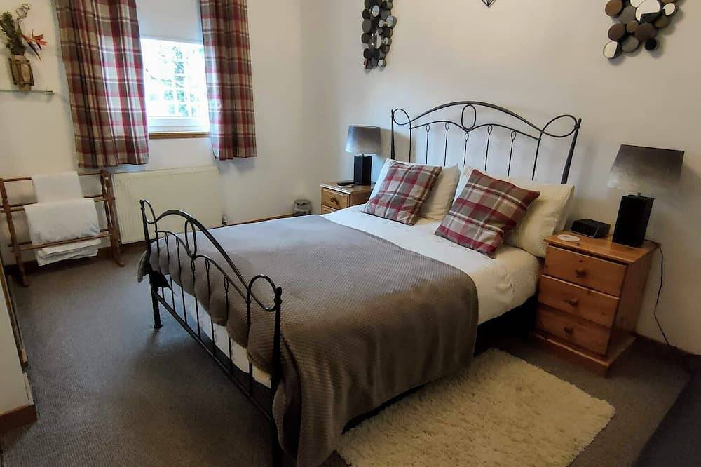 Die Alte Smiddy Cottage, Balloch, Loch Lomond, Die Über Einem Scottish Burn - Stream Gebaut Wurde in Loch Lomond, West Dunbartonshire