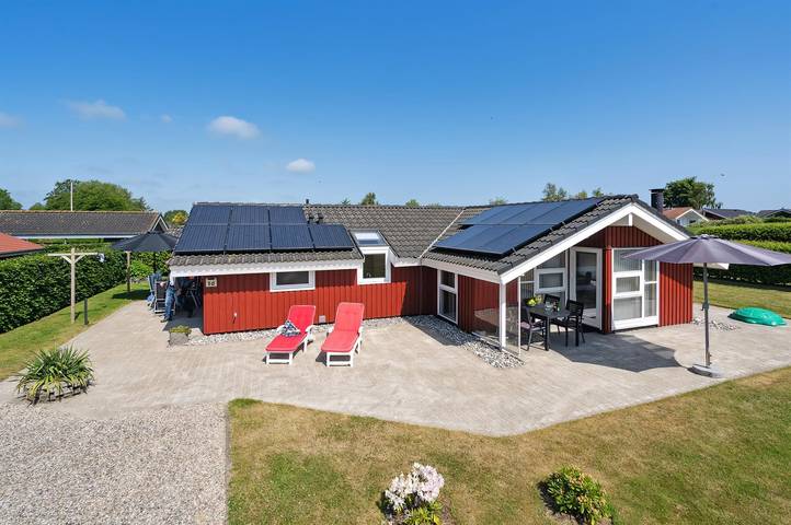 Ferienhaus für 6 Personen, mit Whirlpool und Sauna sowie Terrasse und Garten in Råde Strand