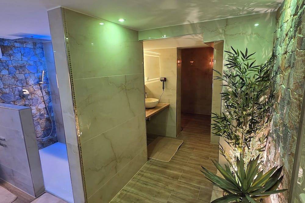 Ganze Wohnung, Exklusive 5⭐️ Ferienwohnung nahe Köln mit Whirlpool und Infrarotsauna zubuchbar in Kerpen, Rhein-Erft-Kreis