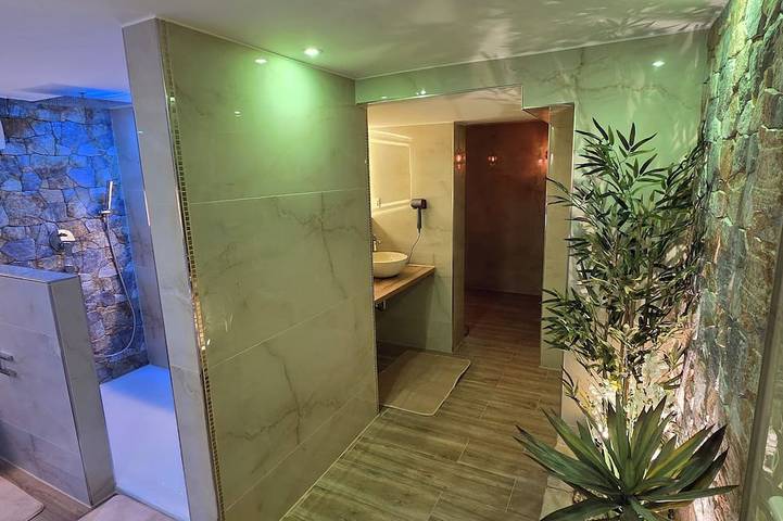 Ferienwohnung für 5 Personen, mit Whirlpool und Sauna - 1