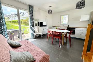 Gîte pour 6 personnes, avec piscine ainsi que balcon et jardin, adapté aux familles à Quéven