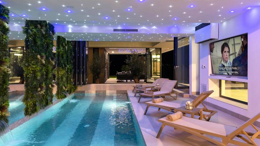 Villa für 20 Personen, mit Whirlpool und Sauna sowie Garten und Terrasse - 1