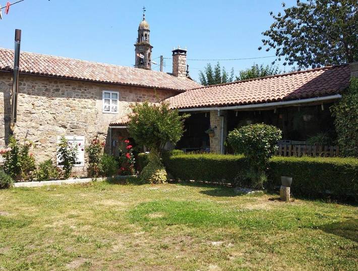 Apartamento para 6 personas, con Terraza y Jardín además de Piscina y Vistas en Silleda