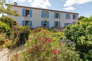 Gîte pour 9 personnes, avec terrasse et jardin dans Macqueville