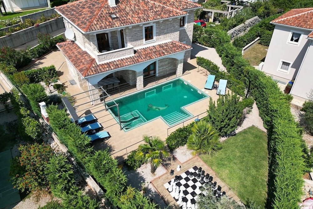 Villa Noah (5 *): Steinhaus, Beheitzer pool, Whirlpool, Sauna, Fitness in Krk Stadt, Krk
