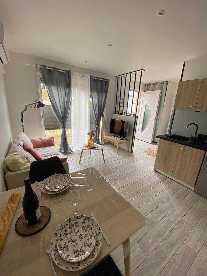 Gîte pour 2 personnes, avec jardin et terrasse à Saint-Clément (Yonne)