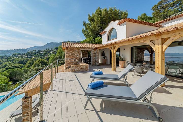 Location de vacances pour 8 personnes, avec terrasse et jardin dans Plage d'Aiguebelle - 4