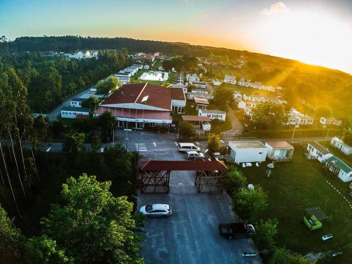 Bungalow für 5 Personen, mit Ausblick und Terrasse sowie Garten in Portugal - 4