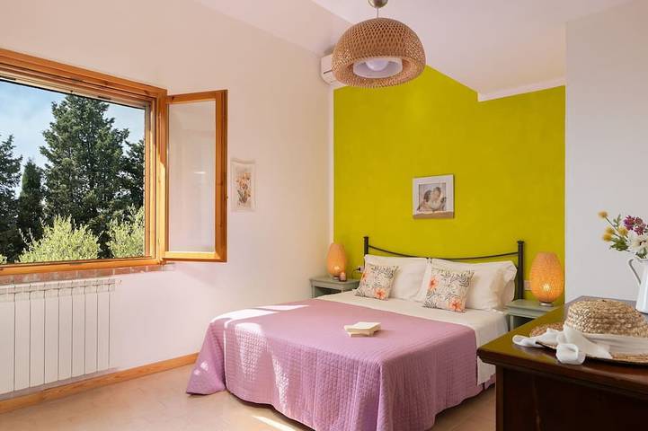 Appartamento intero, Elegante appartamento con A/C, piscina, WIFI, TV, terrazza e vista panoramica, vicino San Gimignano in Sughera, Montaione