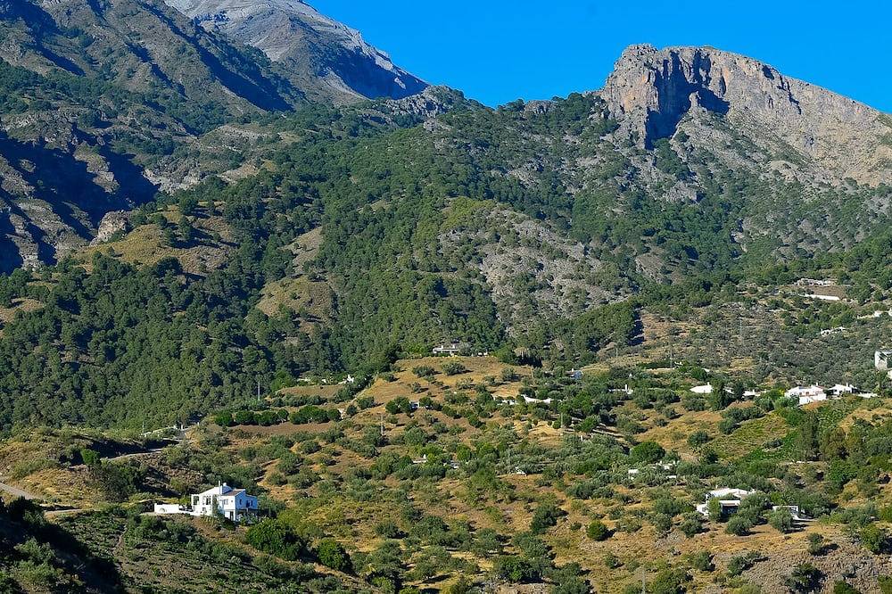 Refugio en la montaña junto al Parque Natural Sierra de Tejeda in Canillas de Aceituno, Provincia de Málaga