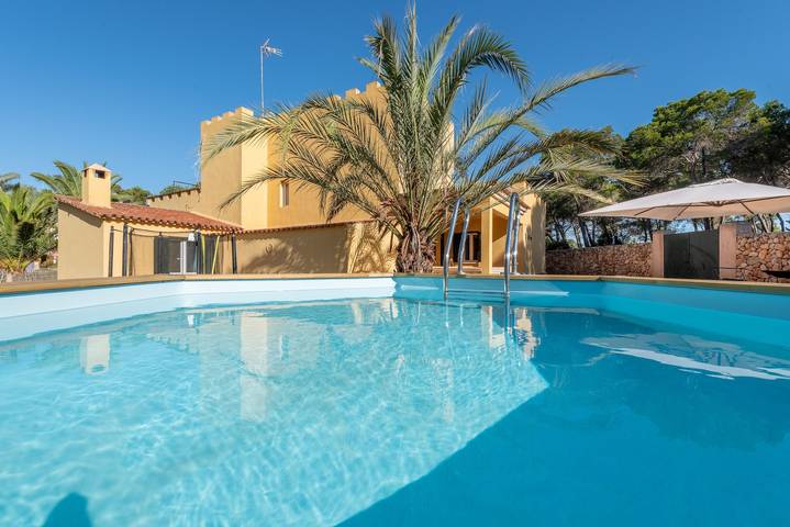 Ferienhaus für 8 Personen, mit Balkon und Garten sowie Kinderpool in Santanyí