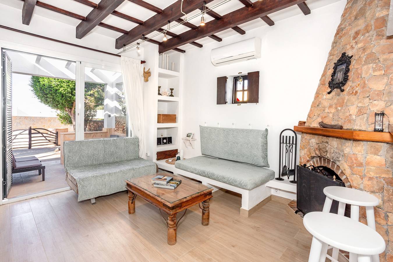Vacation Home 'Kassiopea' with Private Pool, Private Terrace and Wi-Fi in Cala Blanca, Ciutadella
