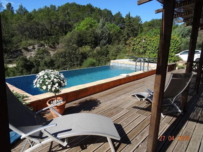 Casa de vacaciones para 6 personas, con vistas además de jardín y piscina - 1