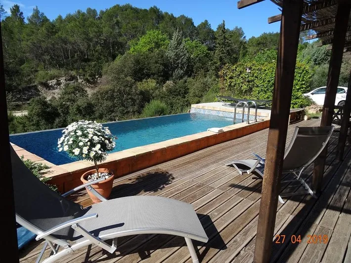 Casa de vacaciones para 6 personas, con vistas además de jardín y piscina - 1