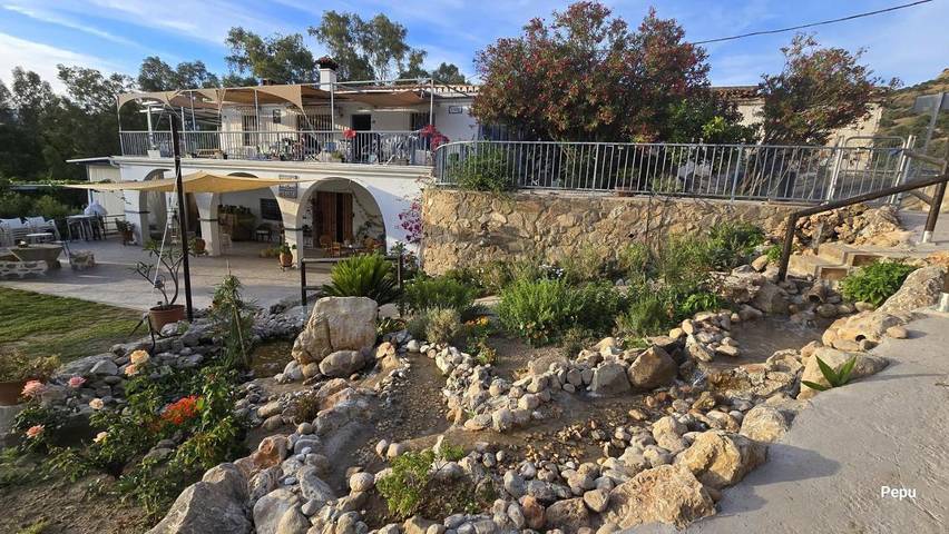 Casa rural para 2 personas, con piscina además de terraza y jardín, Se admiten mascotas en Alcaucín - 3