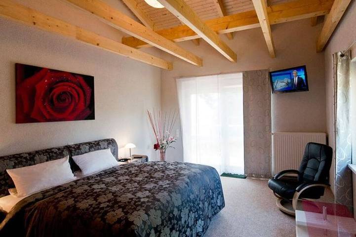 Ferienwohnung für 3 Personen, mit Garten und Terrasse sowie Sauna und Pool, mit Haustier in Märkische Heide - 4