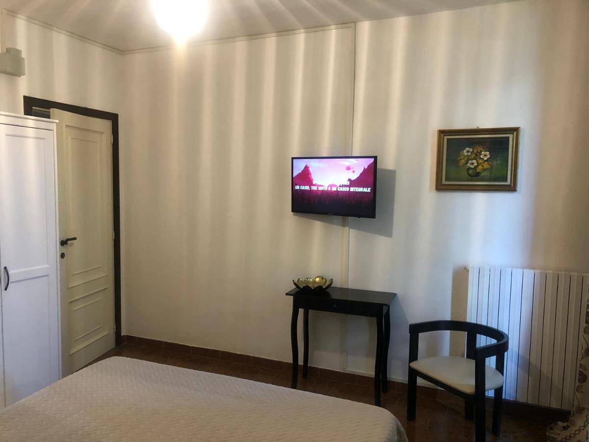 Triple Room with Private Bathroom in Rocca San Giovanni, Provincia di Chieti