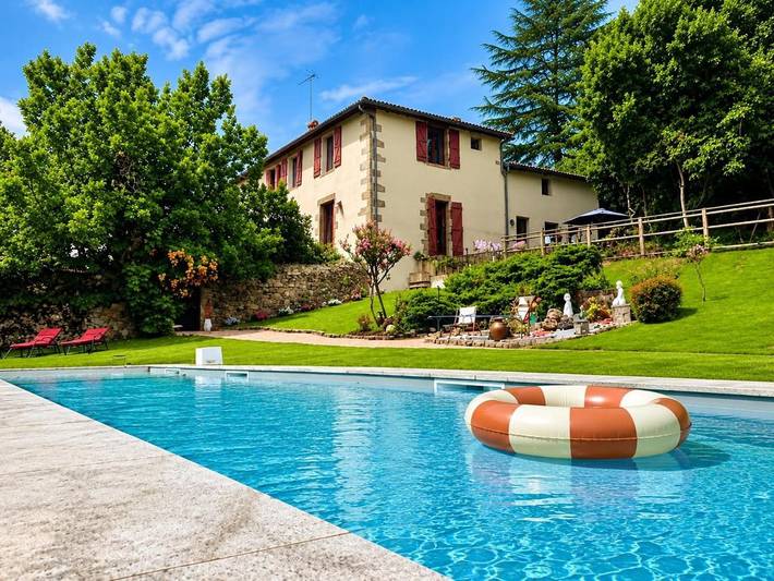 Chambre d’hôte pour 2 personnes, avec Terrasse et Jardin ainsi que Piscine et Vue à Torfou