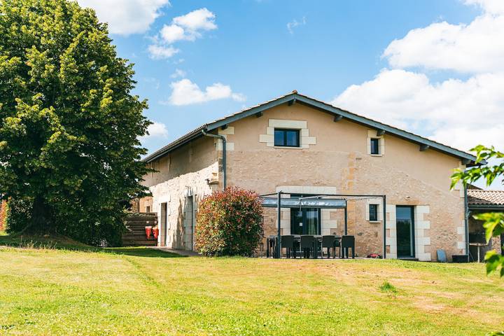 Location de vacances pour 9 personnes, avec jardin en Gironde