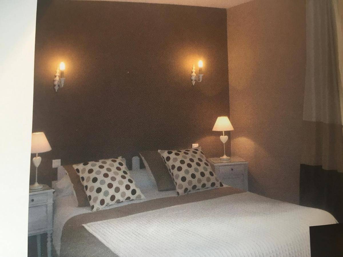 Single Room in Saint-Germain-du-Puy, Région de Bourges
