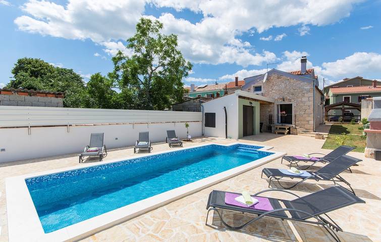 Villa per 6 persone, con giardino e piscina a Marzana (Istria)