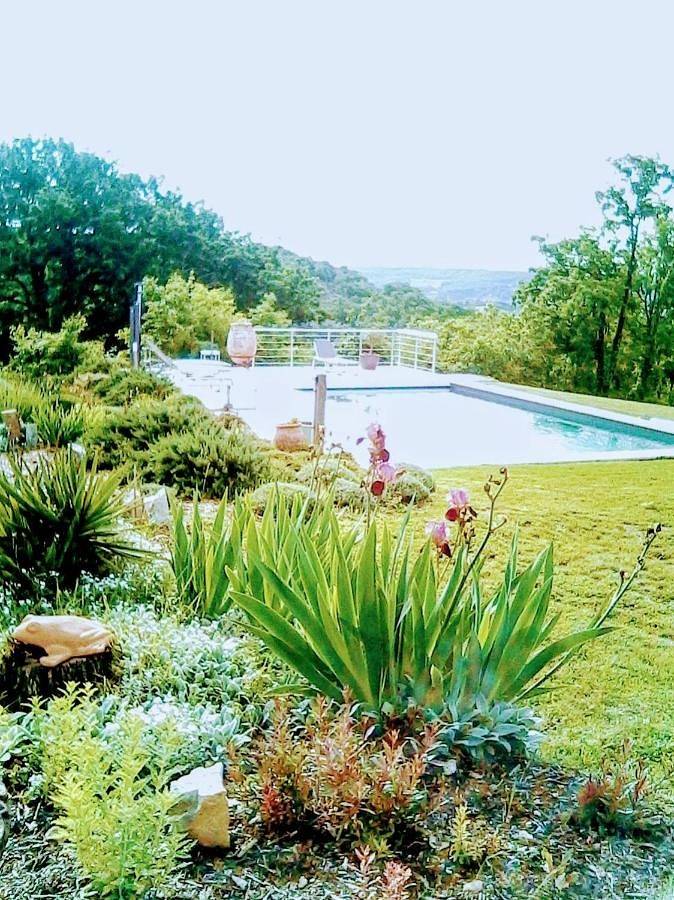 Chambre d’hôte pour 2 personnes, avec piscine ainsi que jardin et vue - 1