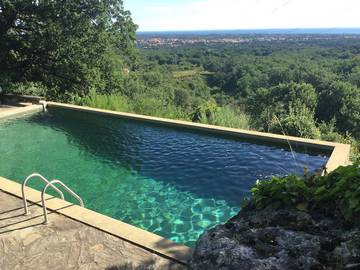 Gîte pour 10 personnes, avec jardin ainsi que balcon et piscine dans les Pyrénées-Orientales