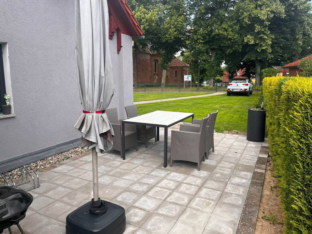 Haus Lotti an der Oktogonkirche in Ludorf, Müritz