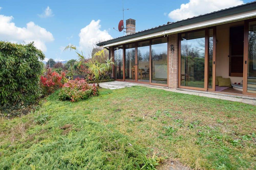 Wunderschönes Haus in Merone mit Außenpool in Merone, Brianza