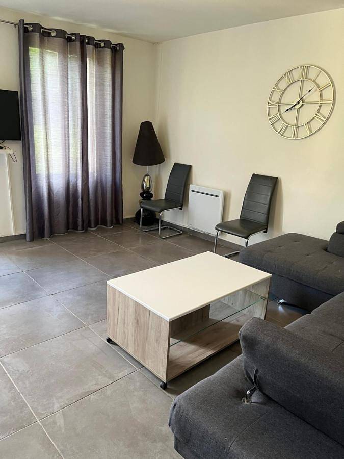 Location de vacances pour 7 personnes, avec jardin ainsi que vue et piscine, animaux acceptés à Fabras - 2