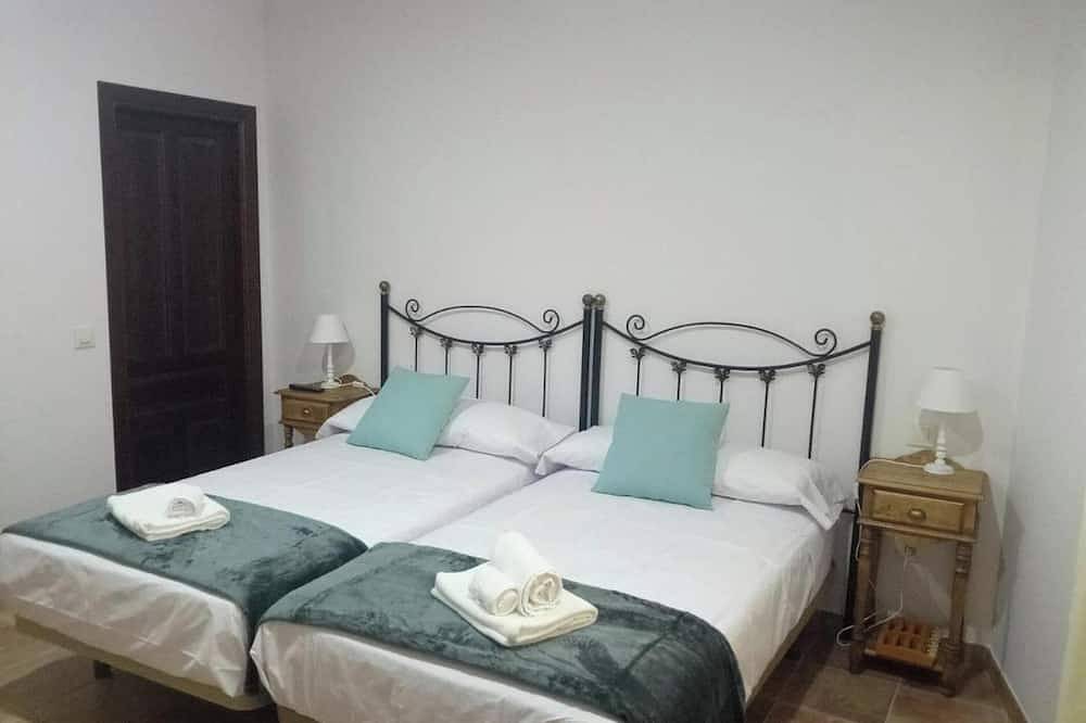 Homerez - Luxury Villa with Private Pool in Las Casas in Las Casas (Ciudad Real), Ciudad Real