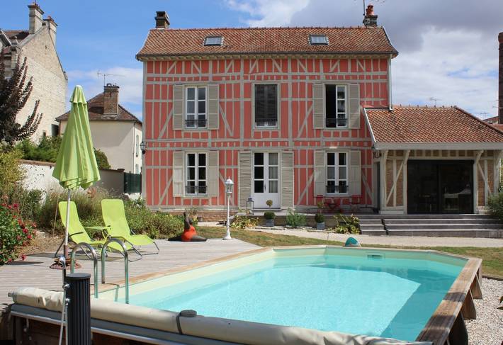 Chambre d’hôte pour 2 personnes, avec Terrasse ainsi que Jardin et Piscine dans Mergey