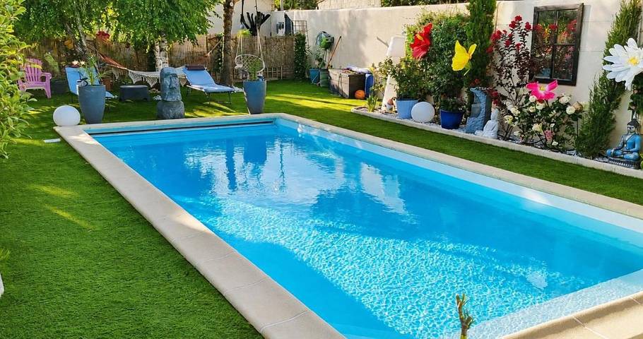 Location de vacances pour 4 personnes, avec Terrasse ainsi que Jardin et Piscine à Sainte-Soulle