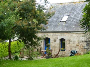 Gîte pour 2 personnes, avec jardin et sauna ainsi que jacuzzi et terrasse dans le Morbihan