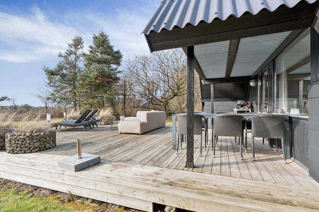 Cozy holiday home on a beautiful natural plot in Lodbjerg Hede, Ringkøbing