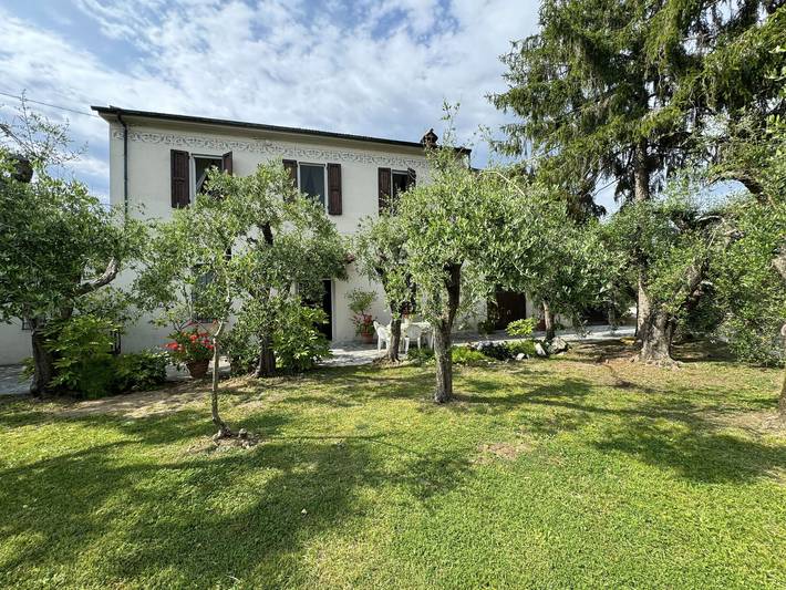 Ferienhaus für 8 Personen, mit Garten in Viareggio