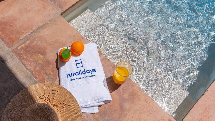 Finca für 6 Personen, mit Pool und Balkon/Terrasse in Torrox - 3