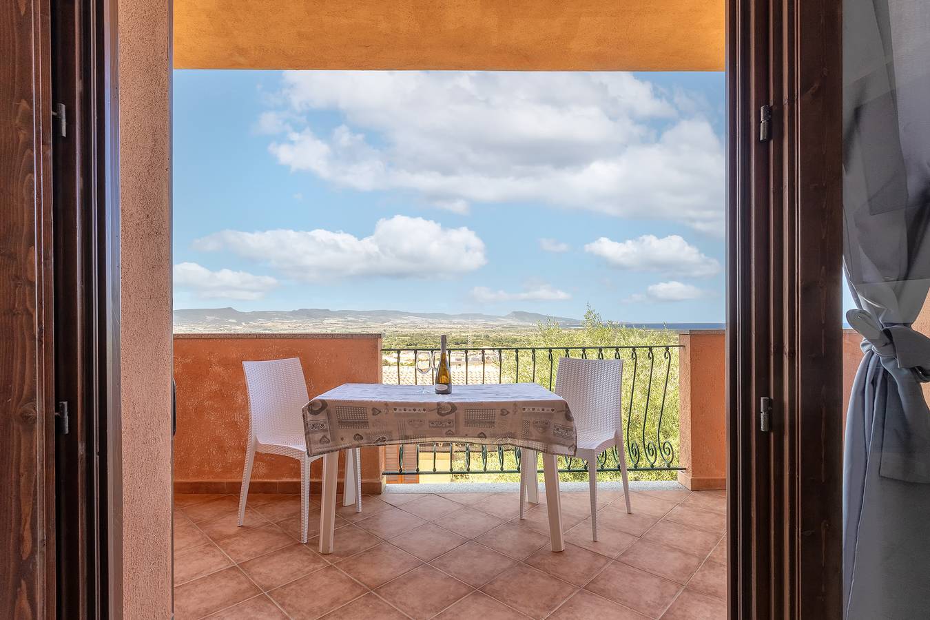 Ferienhaus 'Calypso Sea View Holiday House' mit Meerblick, Wlan und Klimaanlage in Badesi, Olbia-Tempio