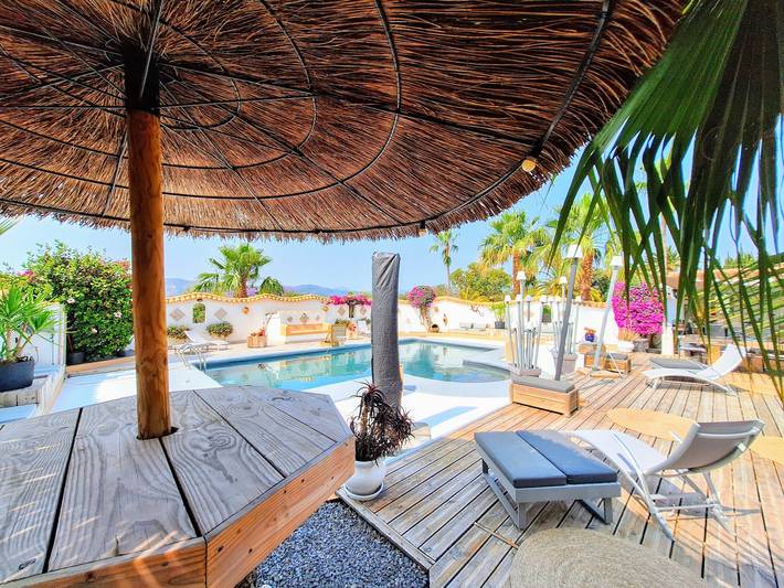 Holiday Home 'Villa Nigella - Montgó Area' with Shared Pool, Wi-Fi & Air Conditioning in Jávea, Costa Blanca